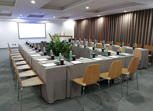 接待中心三楼会议室.jpg